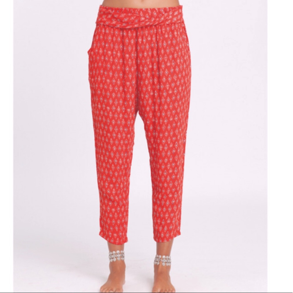 Billabong Red Patterned Cropped Pants